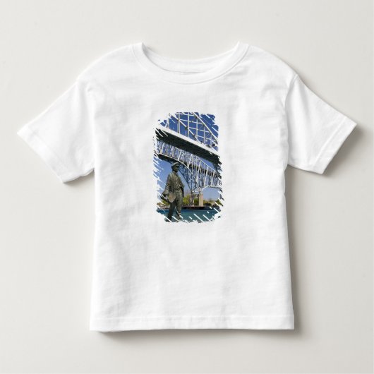 ローカル芸術家によるMinoトーマス・エジソンの彫像 トドラーTシャツ (正面)