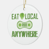 ローカル食べ、どこでも乗る セラミックオーナメント (左)