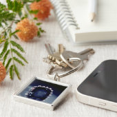 ローガンのブローチ キーホルダー (側面)