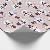 ローザの背景にシリンダを持つ可愛い雪だるま ラッピングペーパー (角)