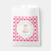 ローズが添えられた華やかな水彩レイヤードケーキの専門店 フェイバーバッグ (正面)