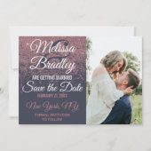 ローズゴールドのグリッターが輝く ネイビーブルーのSave Dates 招待状 (正面)