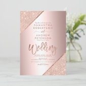 ローズゴールドのグリッター タイポグラフィー メタリック フォイル ウェディング 招待状 (スタンド正面)