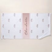 ローズゴールドの白モノグラム 現代的でエレガントな名前 ビーチタオル (正面)