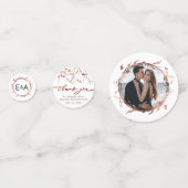 ローズゴールドの箔押しでワイルドフラワーのスプリングモノグラムウェディング コンフェッティ (正面)