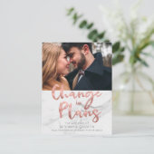 ローズゴールドの箔押しスクリプト大理石 結婚延期 ポストカード (スタンド正面)