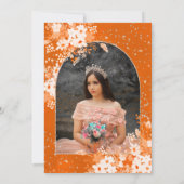 ローズゴールドオレンジの花のティアラプリンセスのキンセアニエラ 招待状 (裏面)