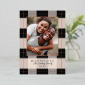 ローズゴールド & ブラックのチェック柄 ホリデー フォト カード (立ち正面)