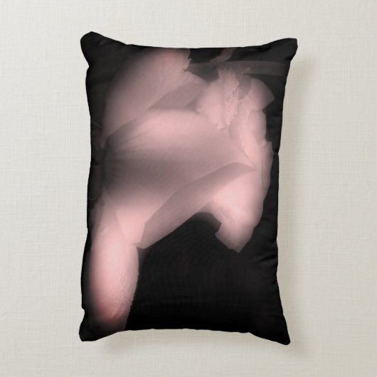 ローズバド花の白黒の着色 アクセントクッション (裏面(縦))