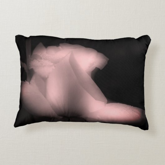 ローズバド花の白黒の着色 アクセントクッション (裏面)