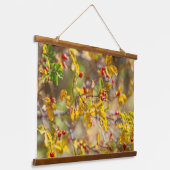 ローズヒップ秋 吊り下げ型タペストリー (傾斜あり)