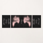 ローズブド花の白黒パーソナライズされた ヨガマット (正面(横))