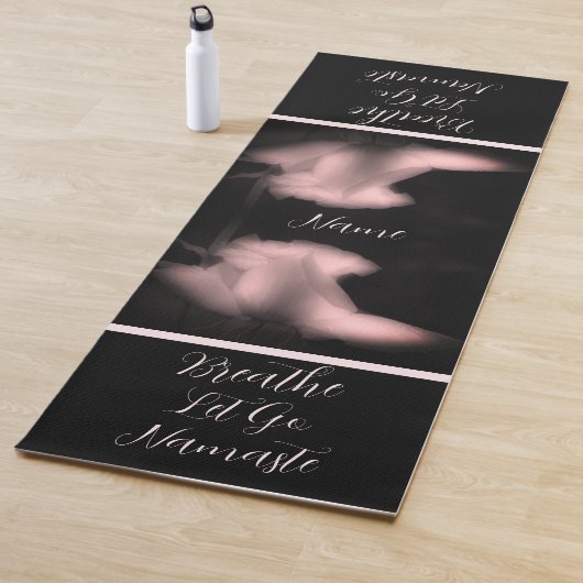 ローズブド花の白黒パーソナライズされた ヨガマット (インサイチュ)