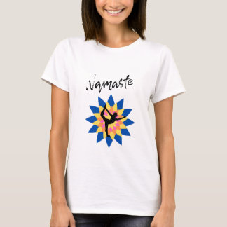 ロータスカラフルバランスとヨガフェミニンビベス Tシャツ