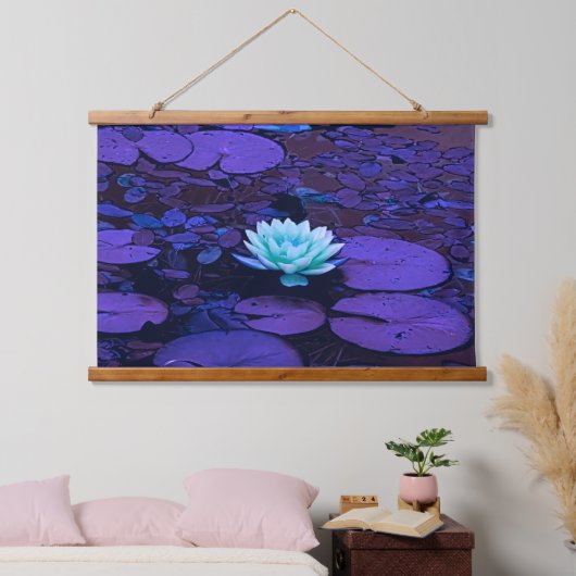 ロータスフラワーパープルブルーターコイズフローラ池禅 吊り下げ型タペストリー (寝室)