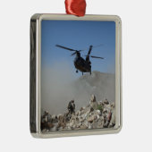 ローターの洗浄で舞い上がった埃の雲 メタルオーナメント (右)