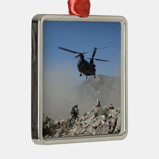 ローターの洗浄で舞い上がった埃の雲 メタルオーナメント (右)