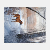 ローデシアンのリッジバックそれを雪のクリスマスに フリースブランケット (正面(横))