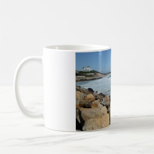 ロードアイランドの険しい海岸 コーヒーマグカップ (左)