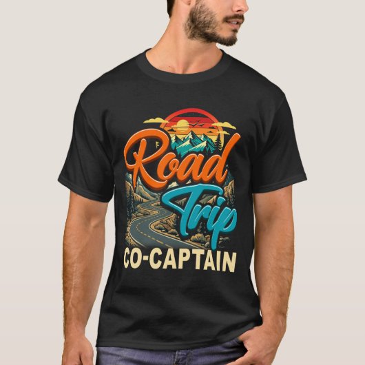 ロードトリップ共同船長旅行家族キャンプ Tシャツ (正面)