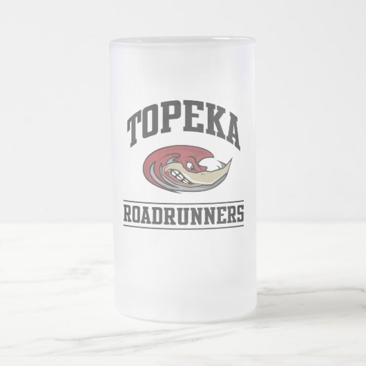 ロードランナーによって曇らされるマグ フロストグラスビールジョッキ (中央)