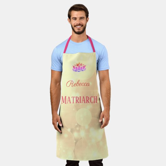 ローパーソナライズされたタスフラワーマトリアーチマザー エプロン (着用した状態)