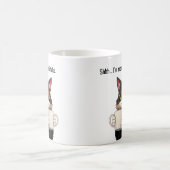 ローブおもしろいに身を包み、コーヒー猫に不機嫌な猫 コーヒーマグカップ (中央)