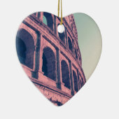 ローマのコロシアム。ローマ3段重の記念碑的な セラミックオーナメント (右)