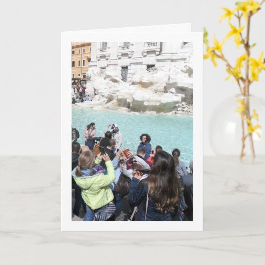 ローマのトレヴィの泉の観光客 カード (黄色い花)