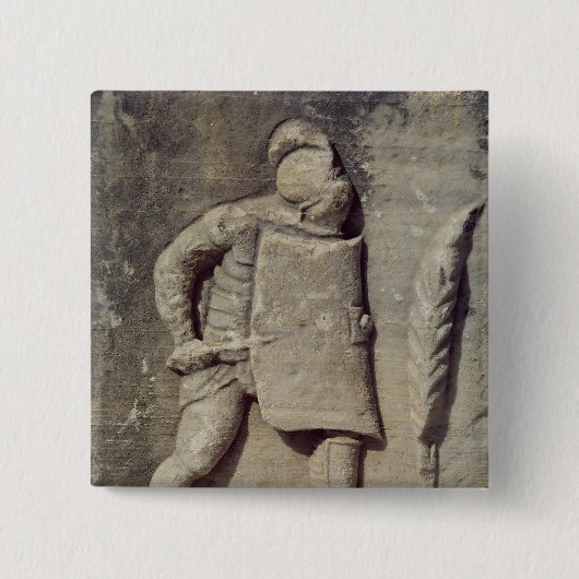 ローマの兵士を描写するレリーフ、浮き彫り 缶バッジ (正面)