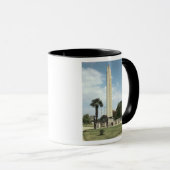 ローマの基盤とのTheodosius Iのオベリスク、 マグカップ (正面右)