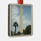 ローマの基盤とのTheodosius Iのオベリスク、 メタルオーナメント (右)