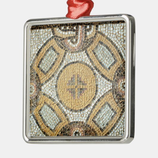 ローマの浴室の床からの片 メタルオーナメント (左)