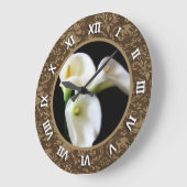 ローマン数字をカラーリリーと一緒に回した ラージ壁時計 (傾斜)