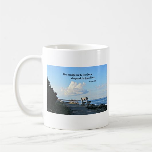 ローマ人10:15どのように美しい足は… コーヒーマグカップ (左)