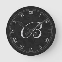 ローマ数字とモノグラムのブラックダマスク