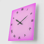 ローマ数字を使用したピンク スクエア壁時計 (傾斜)