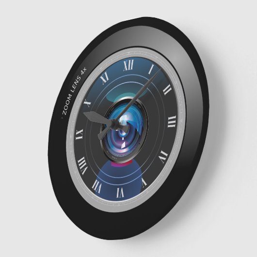 ローマ数字付きカメラズームレンズ ラージ壁時計 (傾斜)