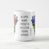 ローマ色彩の鮮やか人からの詩を持つ花12:12 コーヒーマグカップ (中央)