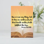 ローマ13:8 KJVバイブル聖句Picフラットグリーティングカード カード (スタンド正面)