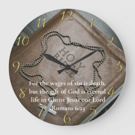 ローマ6:23銀の十字架の聖なる聖書 ラージ壁時計
