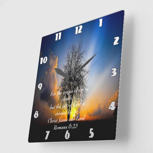 ローマ6:23青い空の野原の木 スクエア壁時計 (傾斜)