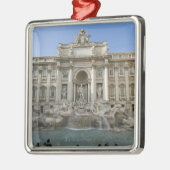 ローマ、イタリアの歴史的なTreviの噴水 メタルオーナメント (左)