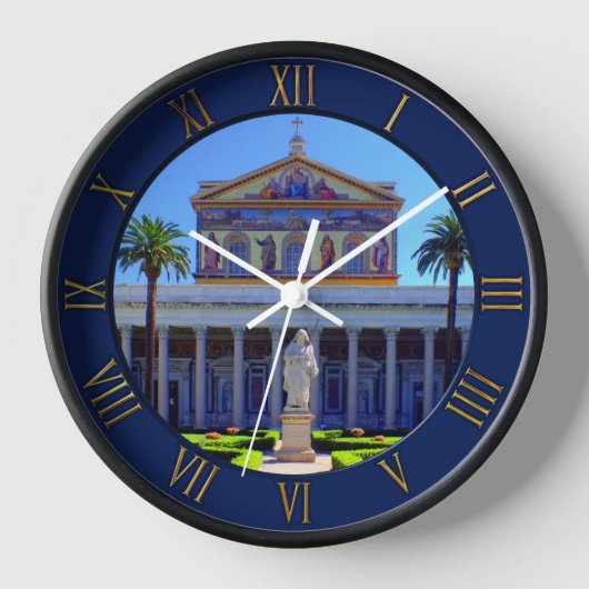 ローマ、イタリア – 聖パウロ城壁の外 壁時計 (正面)