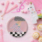 ローモダンラ市松模様にスケートで滑るガールアートチェック ペーパープレート (パーティー)