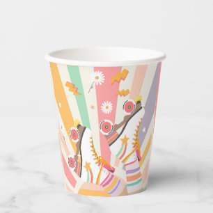 ローラスケートスケートで滑るレトログルーヴィーガール誕生日 紙コップ