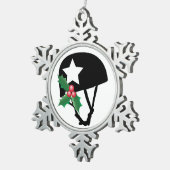 ローラーのダービーのクリスマス、ローラースケートで滑る スノーフレークピューターオーナメント (右)