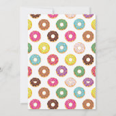 ローラースケートで滑るデザートドーナツ誕生日ピンクイエロー 招待状 (裏面)