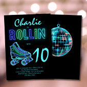 ローラースケートで滑るパーティーボーイズNeonグロー誕生日 招待状