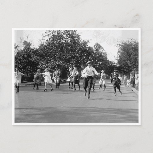 ローラースケートで滑るレース ポストカード (正面)